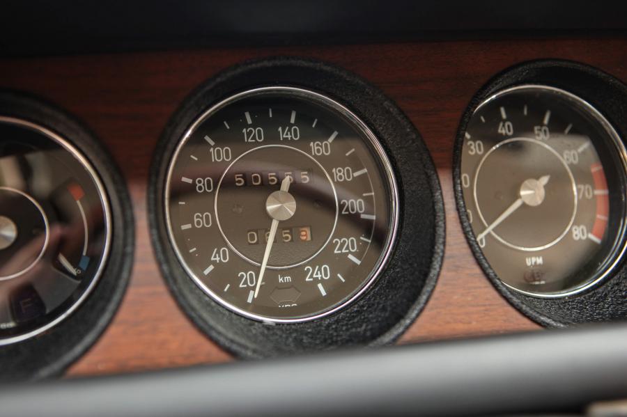 Панель приборов BMW 3.0CSi (E9) 1974 года  (EU) (фото 80 из 198)